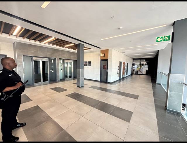942M² OFFICE TO LET IN SIR LOWRYS PASS